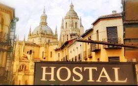 Hostal Plaza Segovia